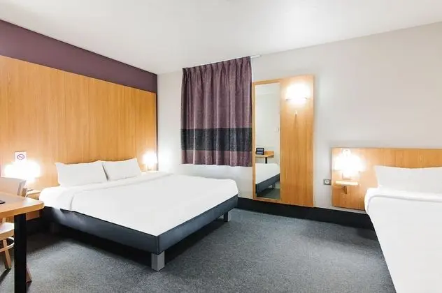 Dört Kişilik Oda, Sigara İçilmez