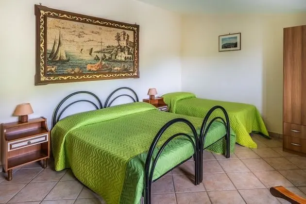 Classic Tek Büyük Yataklı Oda (GREEN)