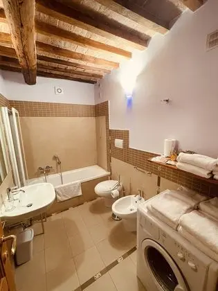 Apart Daire, 1 Büyük (Queen) Boy Yatak ve Çekyat