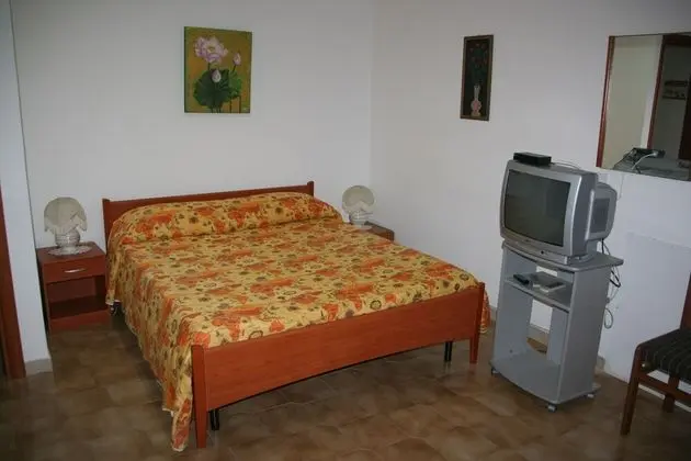 Dört Kişilik Oda (Dalia)