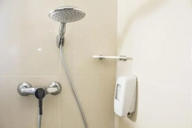 İki Ayrı Yataklı Oda, Sigara İçilmez