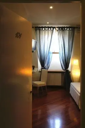 Üç Kişilik Oda