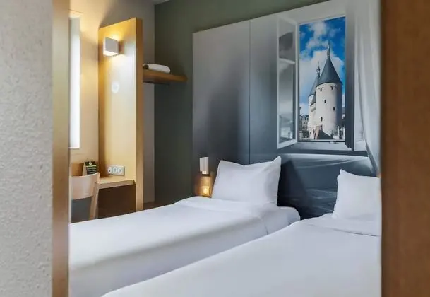 İki Ayrı Yataklı Oda, Sigara İçilmez