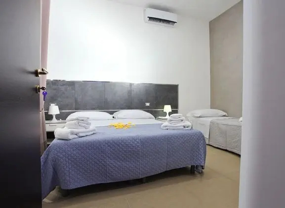 Üç Kişilik Oda