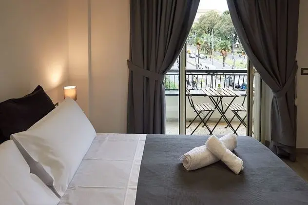 Deluxe Tek Büyük Yataklı Oda (1)