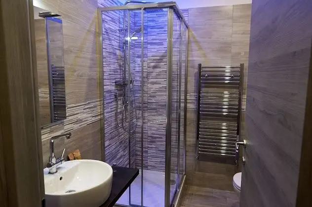 Deluxe Tek Büyük Yataklı Oda (2)