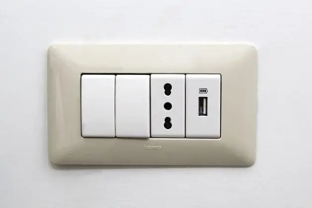 City Tek Büyük Yataklı Oda