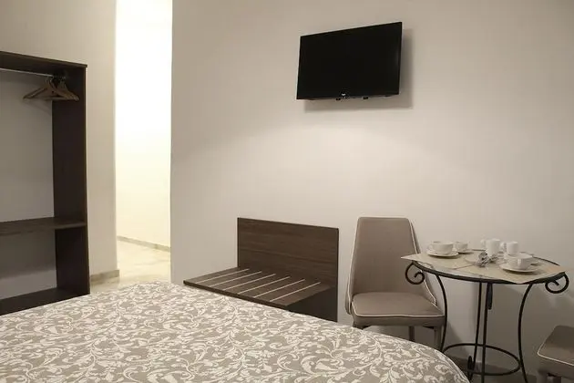 City Tek Büyük Yataklı Oda