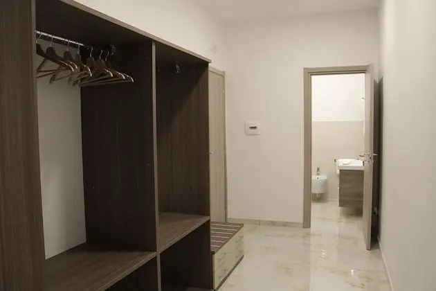 City Tek Büyük Yataklı Oda