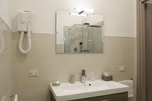 City Tek Büyük Yataklı Oda