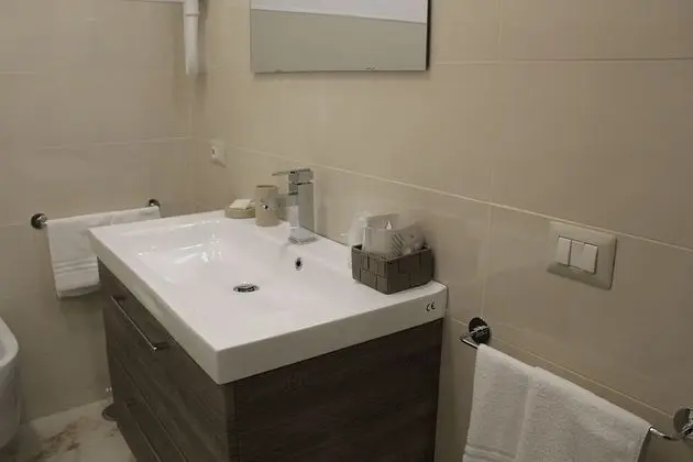 City Tek Büyük Yataklı Oda