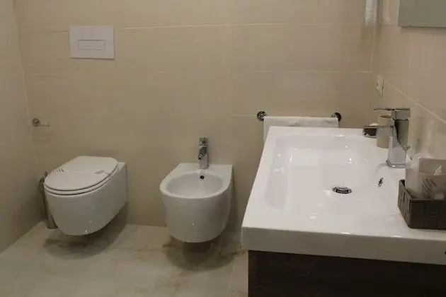 City Tek Büyük Yataklı Oda