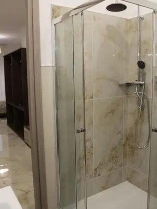 City Tek Büyük Yataklı Oda