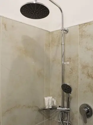 City Tek Büyük Yataklı Oda