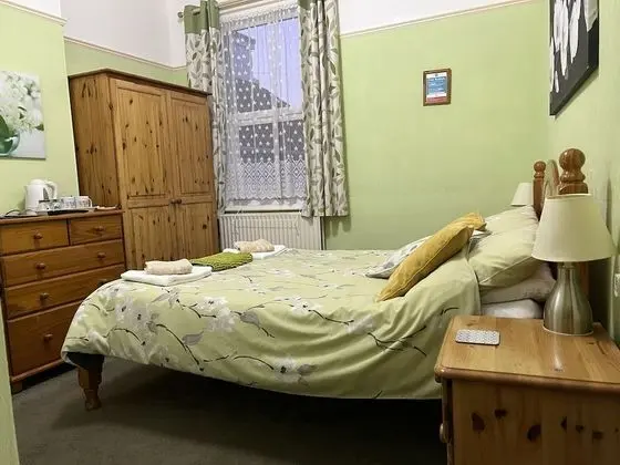 Tek Büyük Yataklı Oda, Banyolu/Duşlu