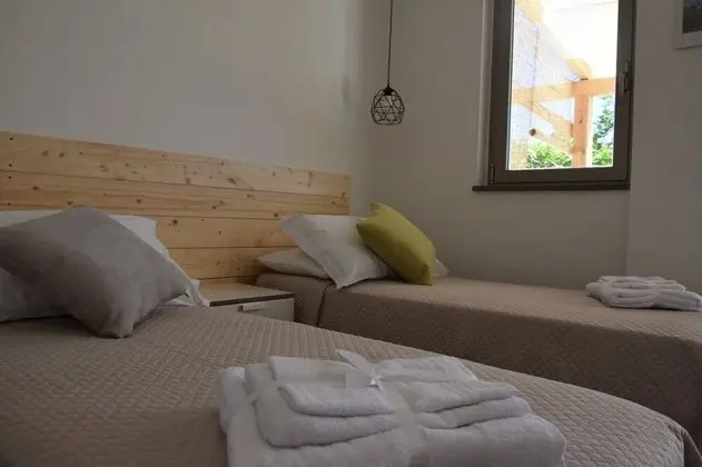 Deluxe Üç Kişilik Oda (2)