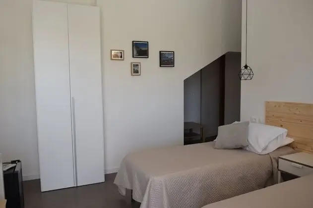 Deluxe Üç Kişilik Oda (2)