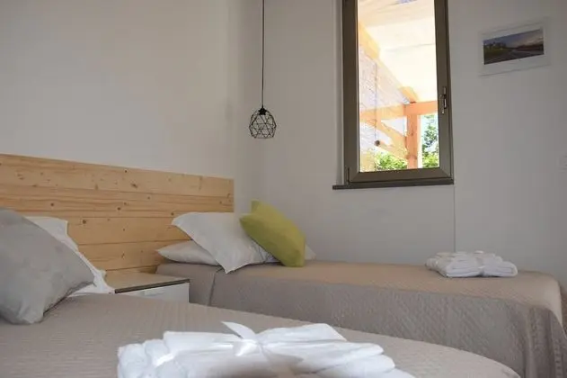 Deluxe Üç Kişilik Oda (2)