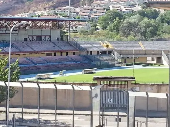 Üç Kişilik Oda, Ortak Banyo (external)