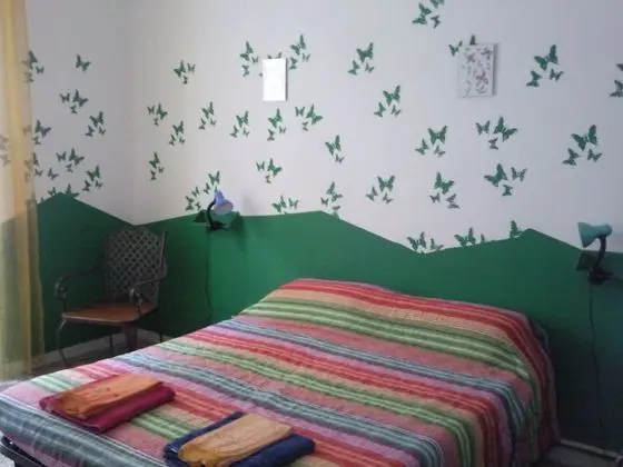 Tek Büyük veya İki Ayrı Yataklı Oda, Ortak Banyo