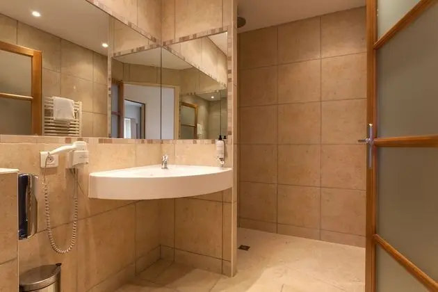 Tek Büyük Yataklı Oda, Sigara İçilmez