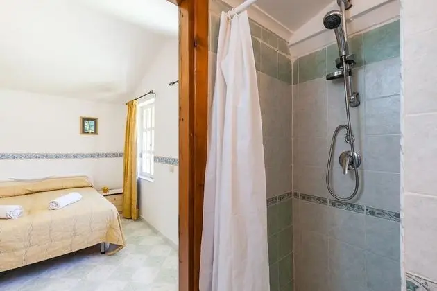 Classic Dört Kişilik Oda, Özel Banyo