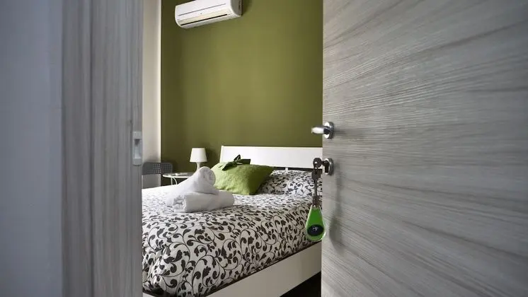 Tek Büyük Yataklı Oda, Bahçeli (Verde)