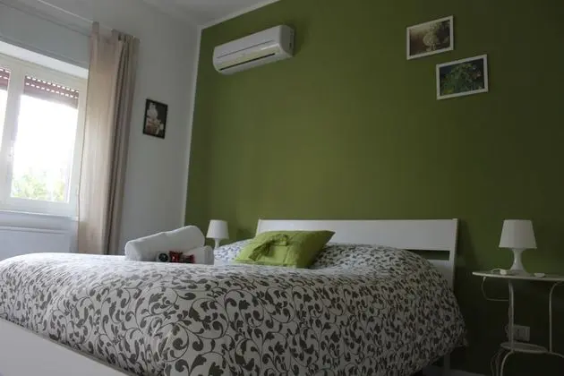 Tek Büyük Yataklı Oda, Bahçeli (Verde)