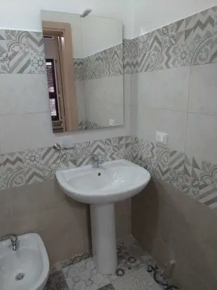 Üç Kişilik Oda, Avlu Manzaralı