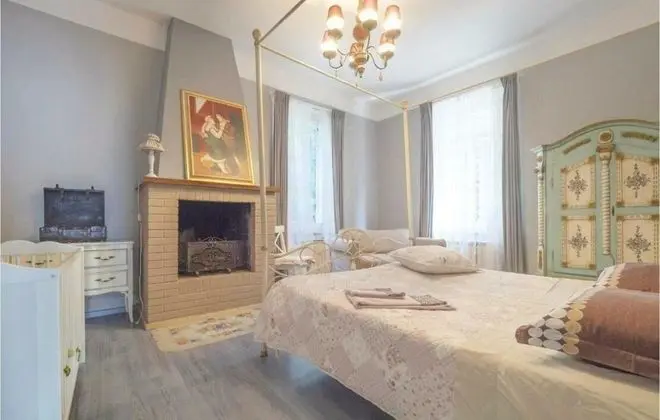 Tek Büyük Yataklı Oda, Ortak Banyo