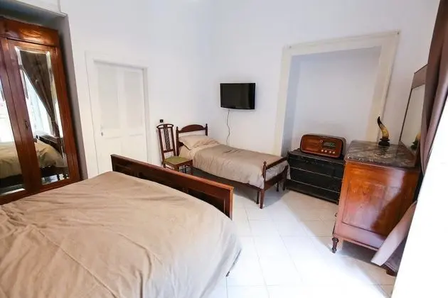 Üç Kişilik Oda, Ortak Banyo