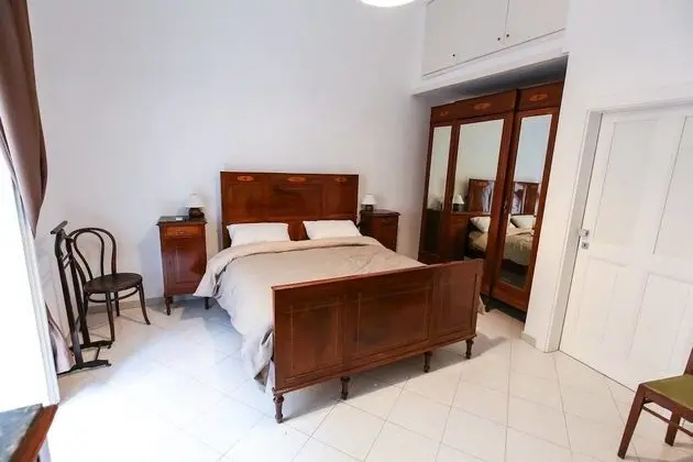 Üç Kişilik Oda, Ortak Banyo