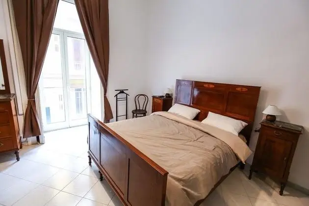 Üç Kişilik Oda, Ortak Banyo