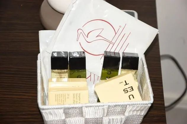 Üç Kişilik Oda, Ortak Banyo