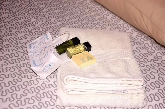 Üç Kişilik Oda, Ortak Banyo