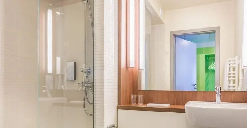 Basic Oda, 2 Tek Kişilik Yatak, Sigara İçilmez, Şehir Manzaralı