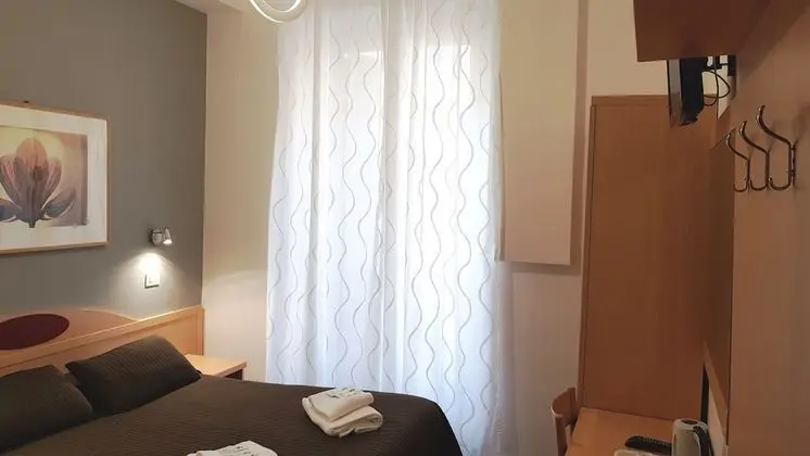 Büyük Yataklı Tek Kişilik Oda, Banyolu/Duşlu