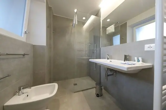 Tek Büyük veya İki Ayrı Yataklı Oda, Balkon