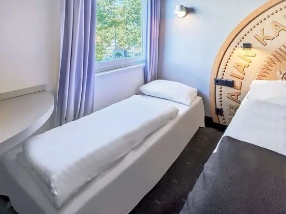 Üç Kişilik Oda