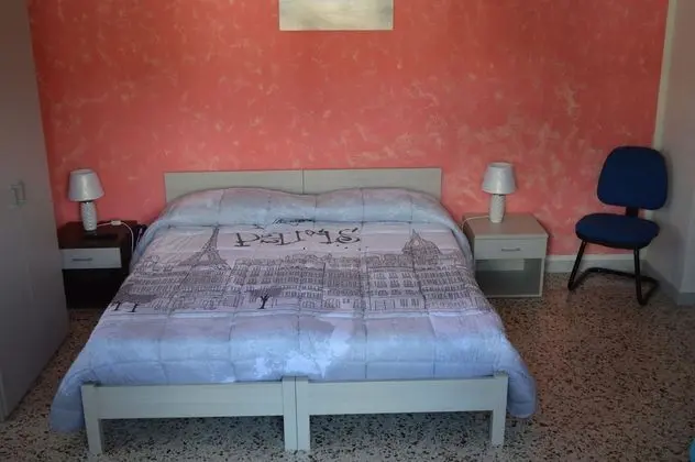 Tek Büyük Yataklı Oda, Ortak Banyo