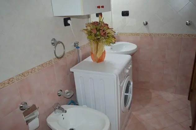 Tek Büyük Yataklı Oda, Ortak Banyo