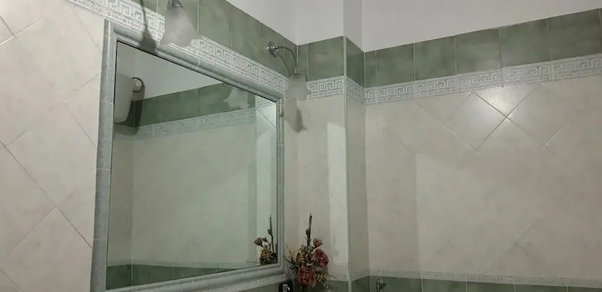 Tek Büyük Yataklı Oda, Ortak Banyo