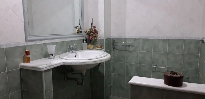 Tek Büyük Yataklı Oda, Ortak Banyo