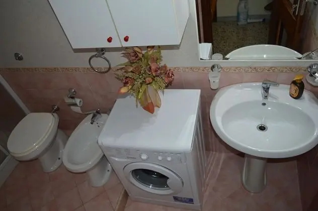 Tek Büyük Yataklı Oda, Ortak Banyo