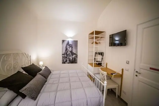 Deluxe Tek Büyük Yataklı Oda (Angelica)