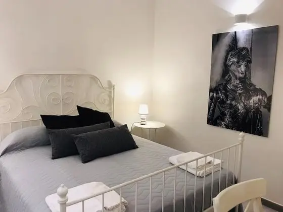 Deluxe Tek Büyük Yataklı Oda (Angelica)