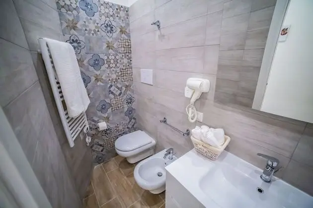 Deluxe Tek Büyük Yataklı Oda (Angelica)