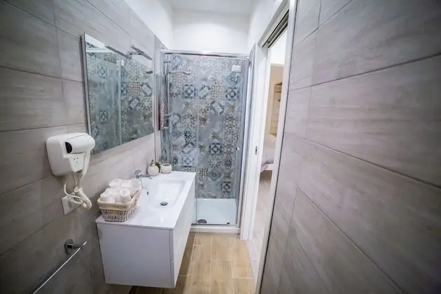 Deluxe Tek Büyük Yataklı Oda (Angelica)