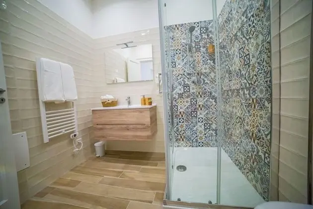 Deluxe Tek Büyük Yataklı Oda, Balkon (Rinaldo)