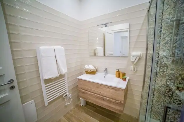 Deluxe Tek Büyük Yataklı Oda, Balkon (Rinaldo)